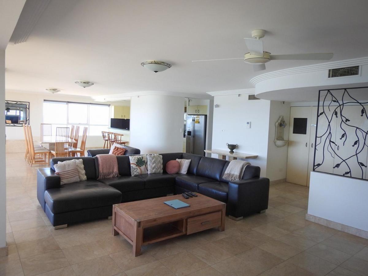 Zenith Ocean Front Apartments Gold Coast Exteriér fotografie