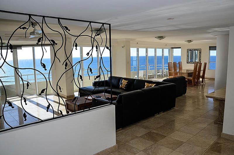 Zenith Ocean Front Apartments Gold Coast Exteriér fotografie