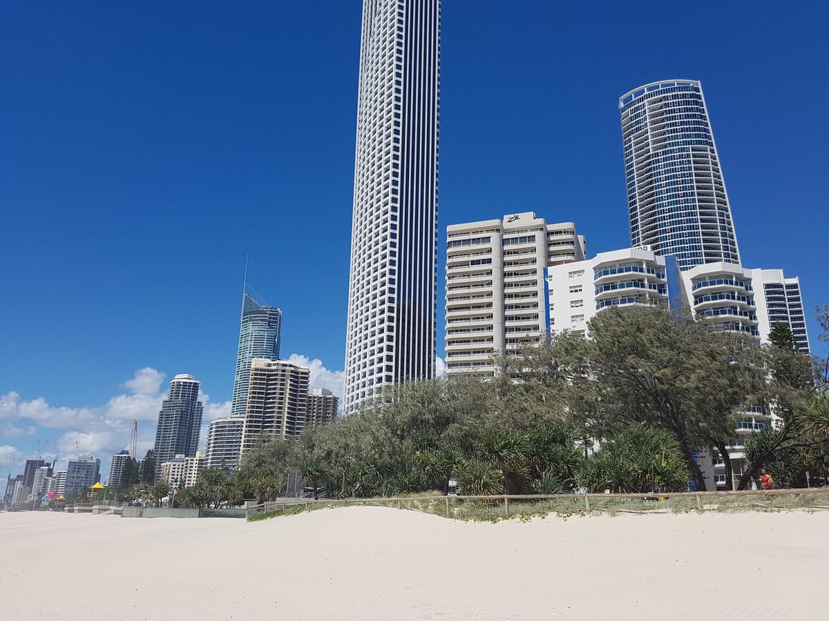 Zenith Ocean Front Apartments Gold Coast Exteriér fotografie