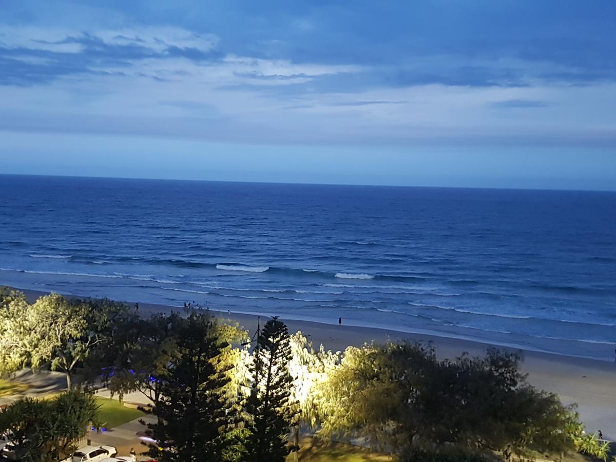 Zenith Ocean Front Apartments Gold Coast Exteriér fotografie